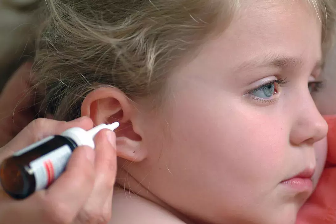 Featured Review: Assessing the effects of ear drops (or sprays) to remove  or aid the removal of ear wax in adults and children